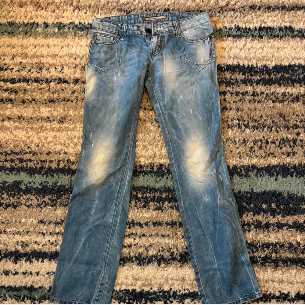 Low rise jeans